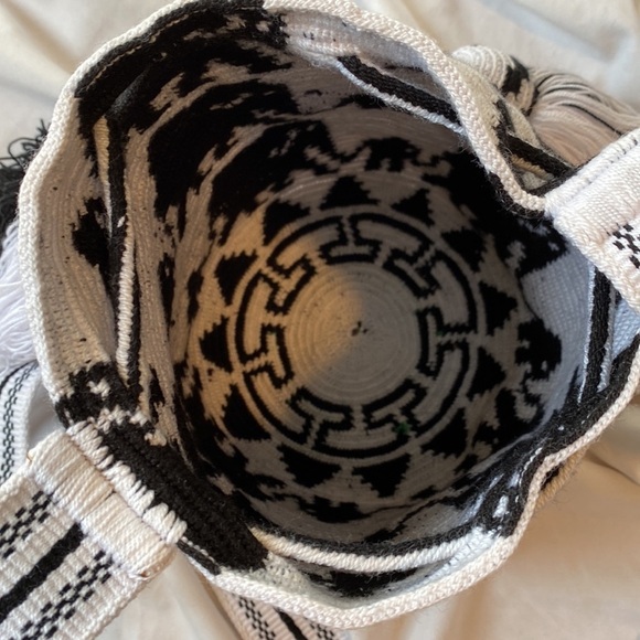 Black and White Elephant Print Mini Wayuu Drawstring Crossbody Mochila Bag - Picture 10 of 11